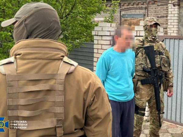 СБУ затримала зрадника, який шпигував за військовими аеродромами на Донеччині