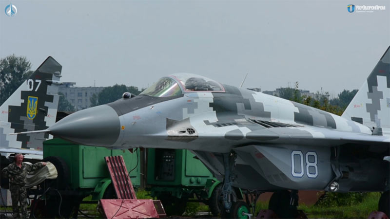 "ЛГАРЗ" передал украинским летчикам два модернизированных истребителя Миг-29МУ1