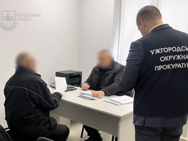 Ексочільника аеропорту Ужгород підозрюють у недбалості під час ремонту дорожнього покриття аеропорту