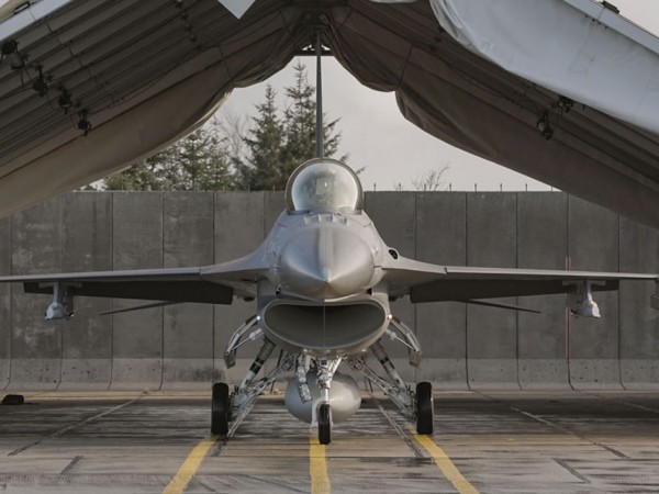 Данія прискорить передачу F-16 Україні