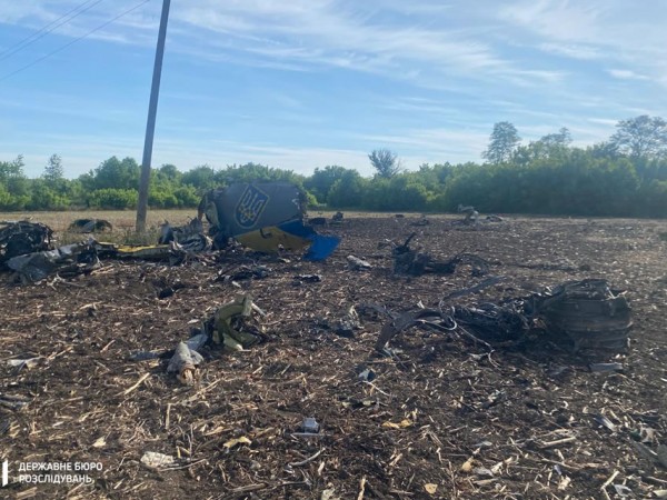 ДБР з'ясовує обставини авіакатастрофи на Хмельниччині, у якій загинули двоє військових