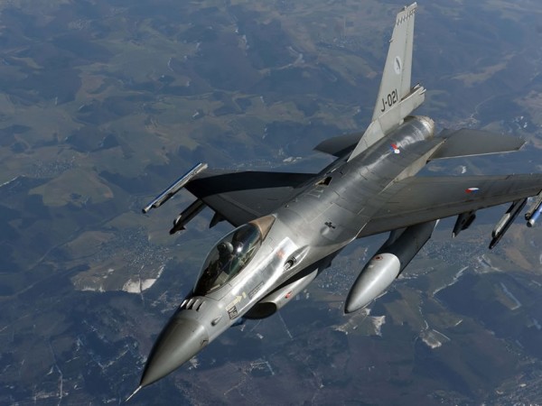 Українські пілоти опановують F-16 за рекордно короткі терміни