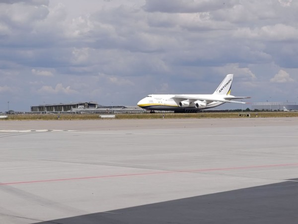 Ан-124 перелетів з України в Німеччину