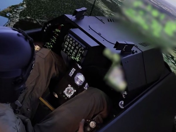 Україна отримала нові мобільні тренажери F-16 для підготовки пілотів