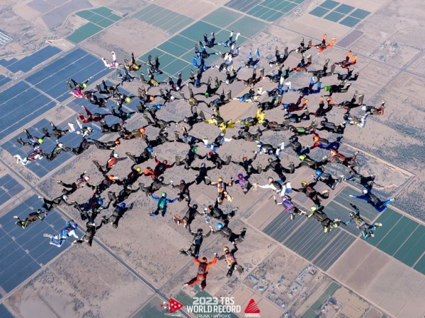 Харківські парашутисти взяли участь у встановленні світового рекорду в Америці