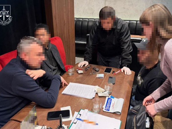 В Україні засуджено іноземного шпигуна, який намагався придбати секретні дані про український літак