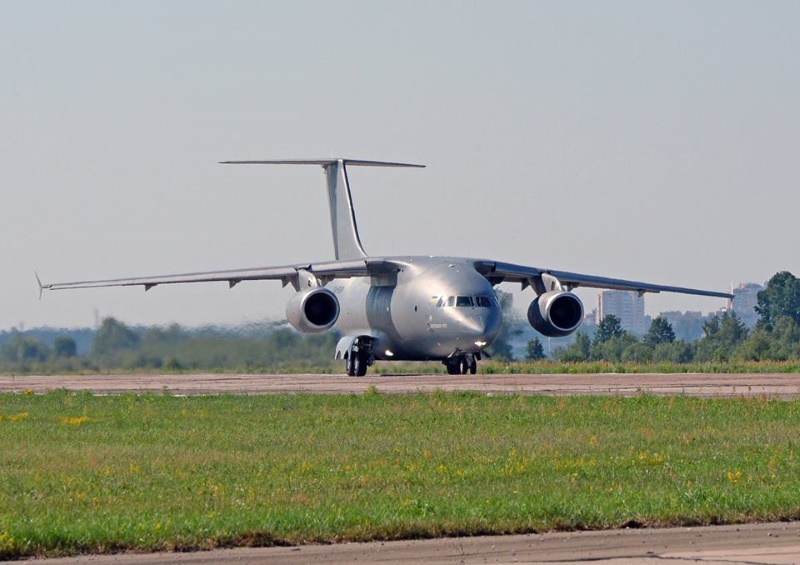Уруский пообещал построить сразу три самолета Ан-178