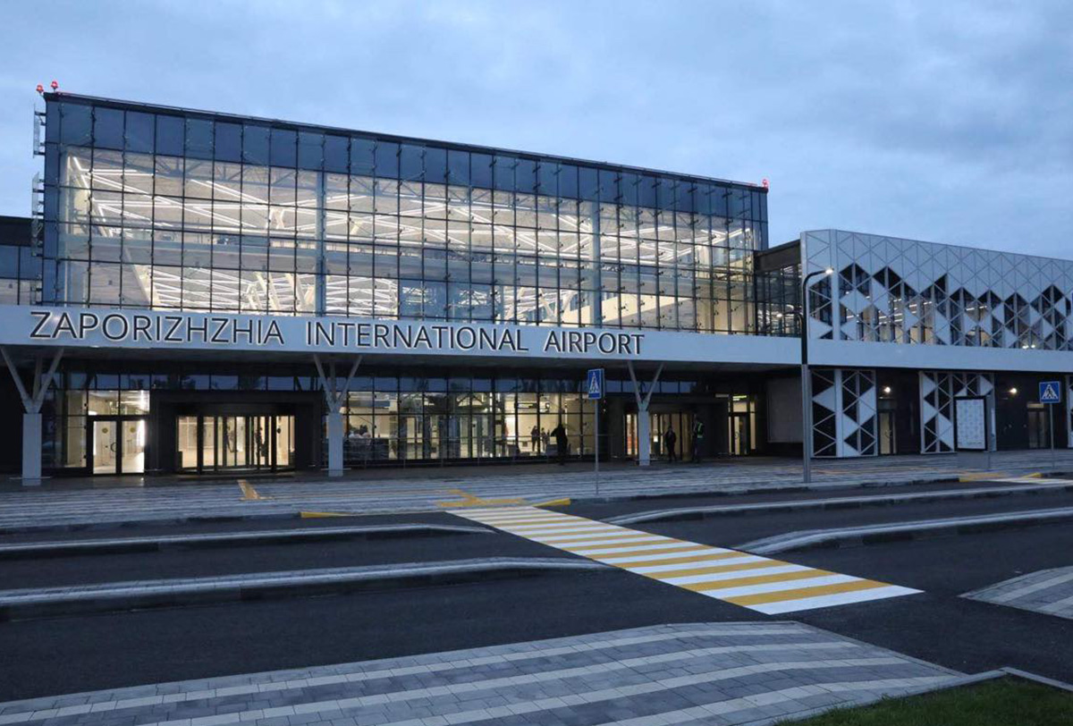 Через російські обстріли знищено аеропорт у Запоріжжі