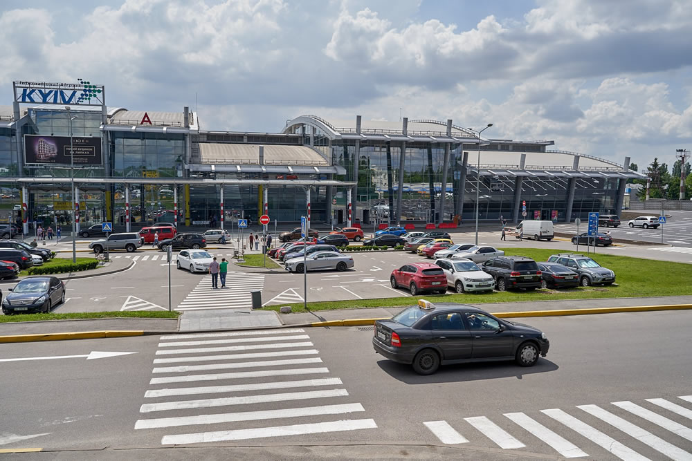 Киев планирует реконструировать аэропорт в Жулянах за 2-3 года