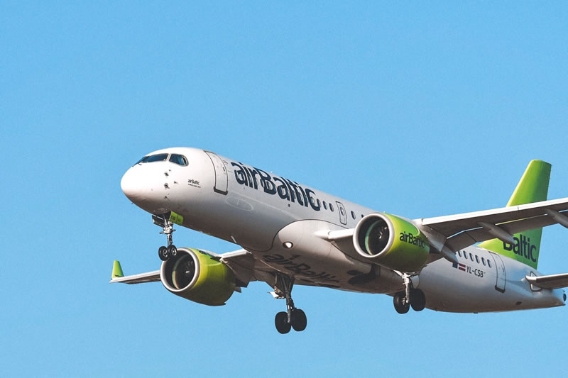 Авиакомпания airBaltic выполнит дополнительные рейсы из Киева в Ригу