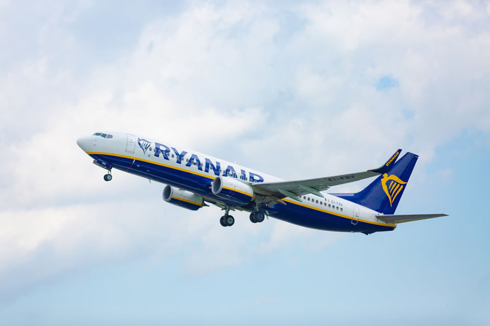 Ryanair отменил 17 направлений из Украины 
