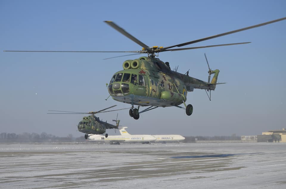 Молодые пилоты Ан-26 и Ми-8 отрабатывали мастерство в Борисполе