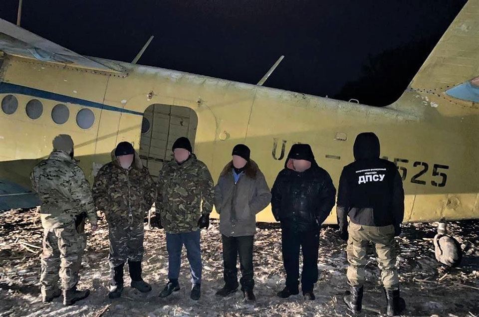 На Хмельниччине контрабандисты готовились на самолете Ан-2 переправлять через границу подакцизные товары