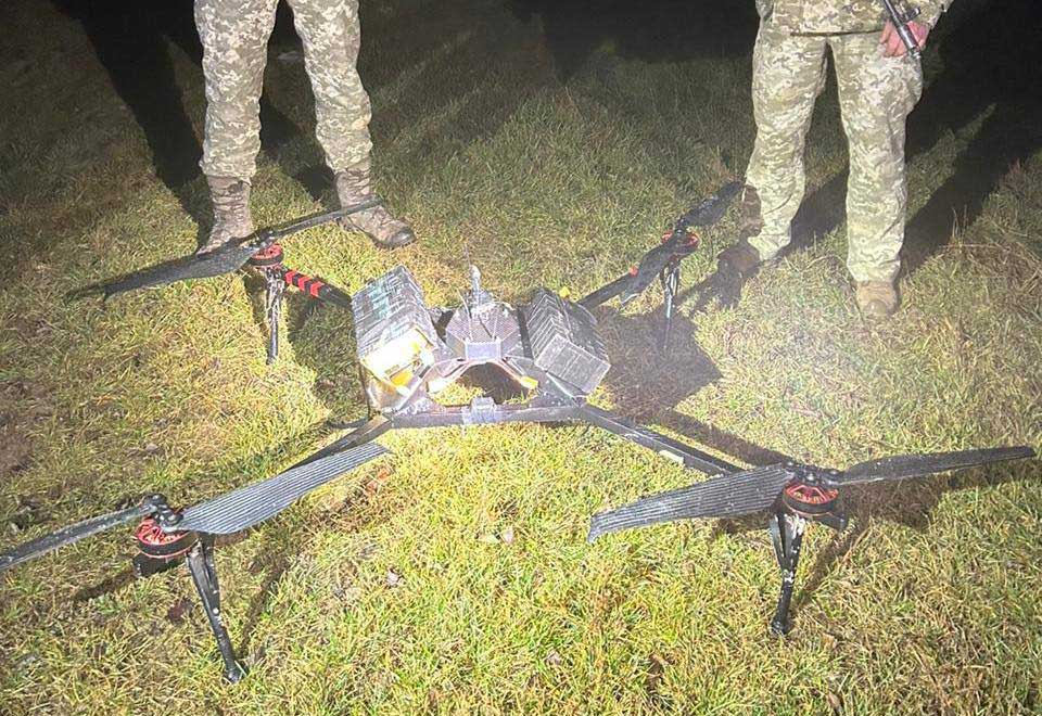 На Буковині прикордонники перехопили дрон контрабандістів
