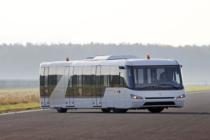Одесский аэропорт купил автобус для пассажиров