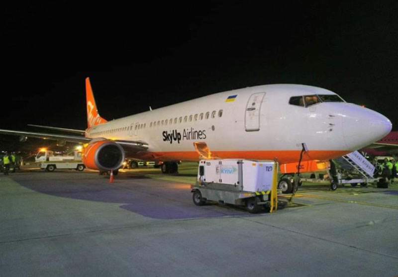 Третий Boeing 737-800 авиакомпании SkyUp в фирменной ливрее