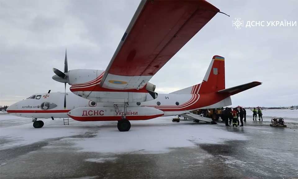 Літаки ДСНС доправили зведений загін рятувальників до Туреччини