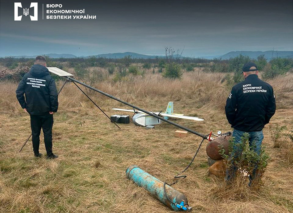 БЕБ скерувало до суду справу про транспортування сигарет безпілотником до Румунії