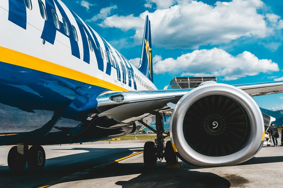 Турбулентність: компанія «Ryanair» зіткнулася з падінням прибутку через скандал із платформами
