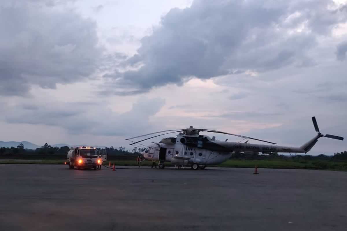 Украинские вертолетчики перевезли раненых в Конго