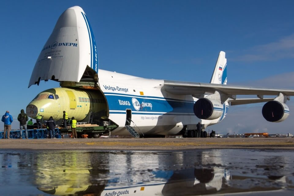 Україна заарештовує літаки Ан-124-100 