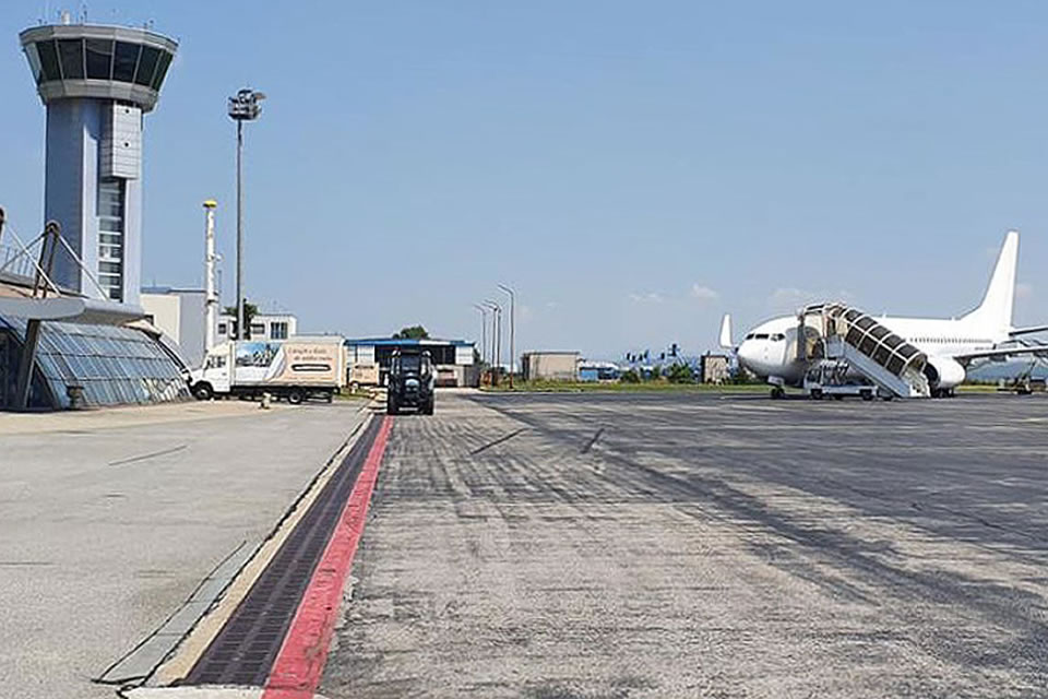 Щоб відкрити аеропорт в Ужгороді, треба сотні мільйонів доларів – нардеп