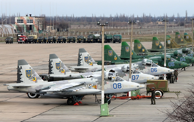 Линейка Су-25-х ВВС Украины, довоенное фото 2013 г.