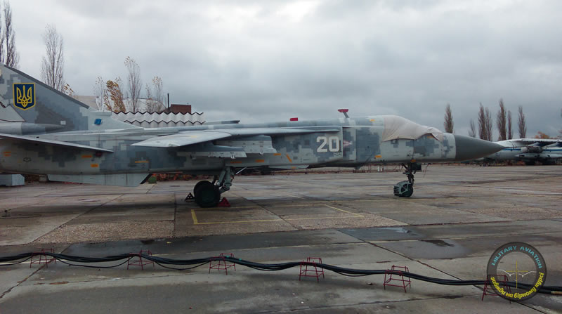 Один из Су-24 в модном «пиксельном» камуфляже, поставленный в строй в октябре 2015 г.  (С) Military aviation UA