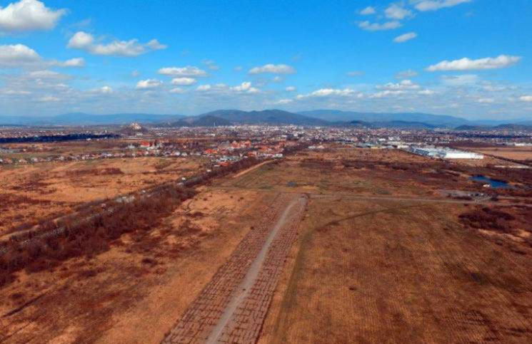 Аэропорт в Мукачево, вероятно, откладывается