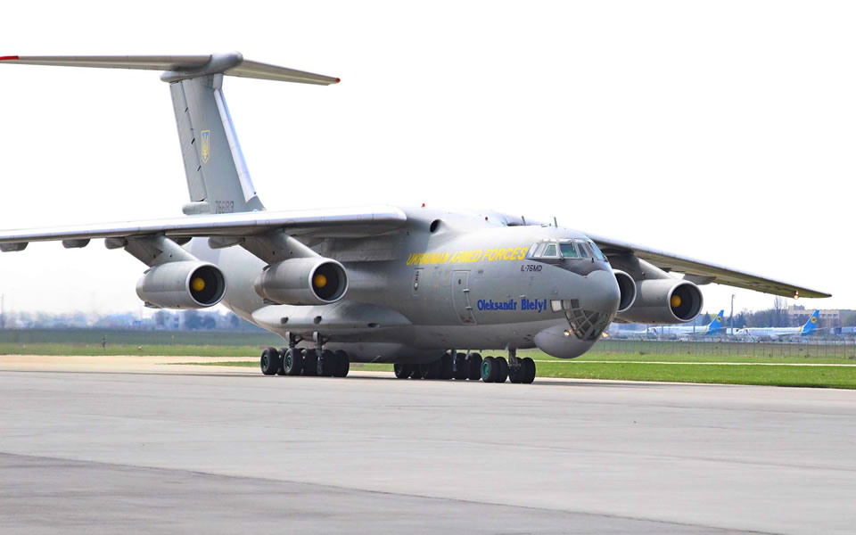 Почему военная авиация летает на заказ стран-партнеров и что получают от этих перевозок Воздушные Силы?