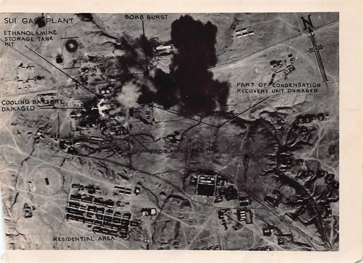 Газовый завод Суй после налета 44-й эскадрильи 15 декабря 1971 года