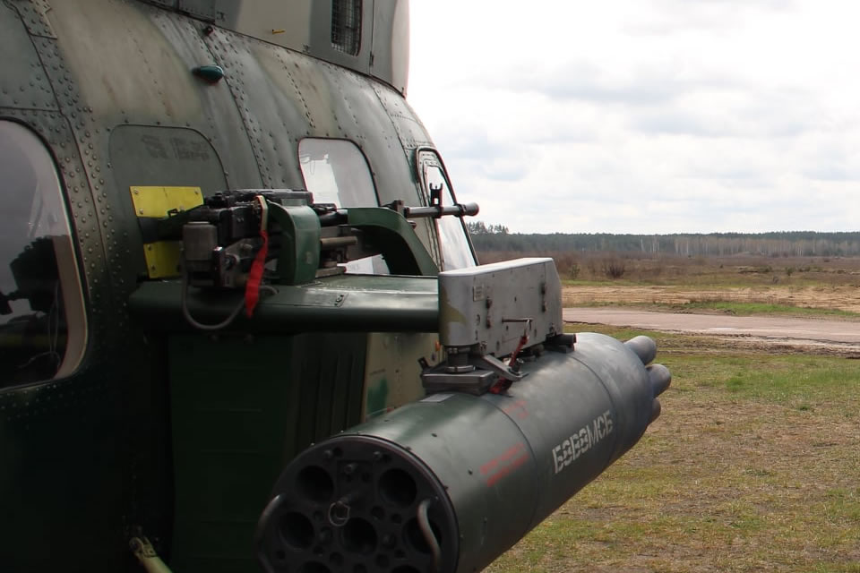 Проводятся испытания Ми-2МСБ с пулеметом и НАРами