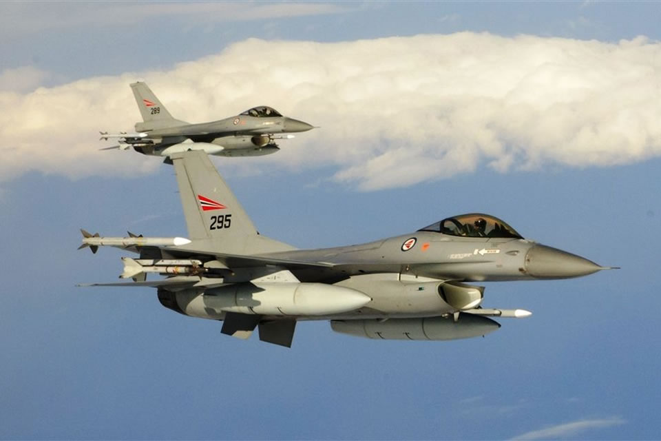 Норвегія передасть Україні літаки F-16 із 