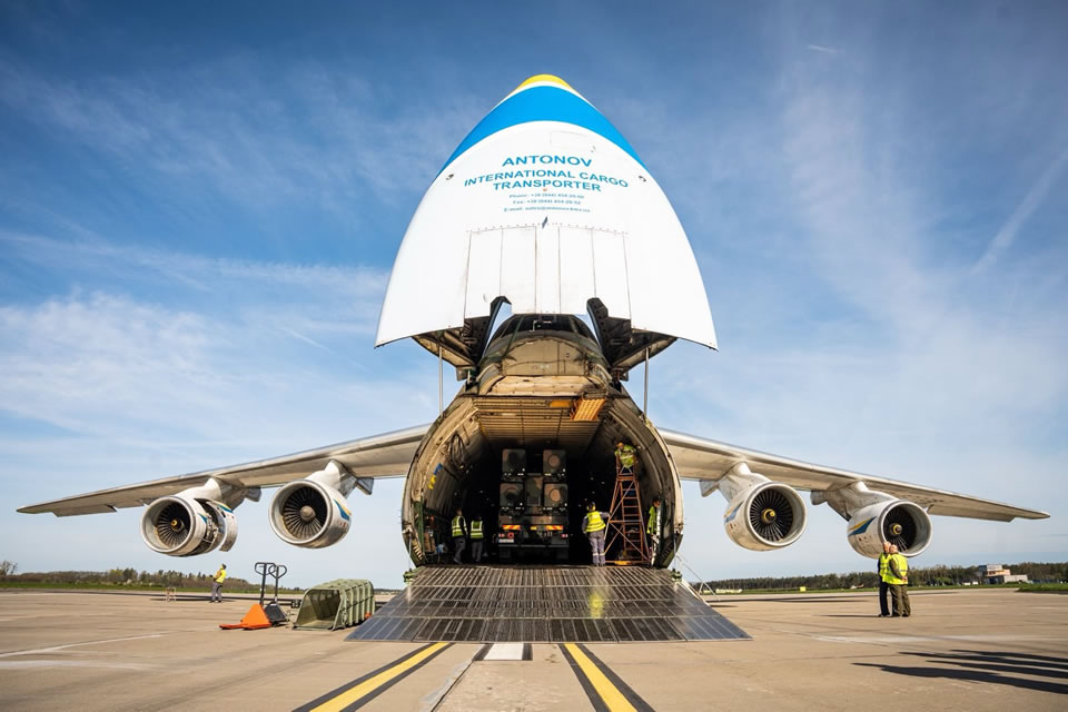 Ан-124 перевіз з Польщі у Румунію батарею берегової оборони