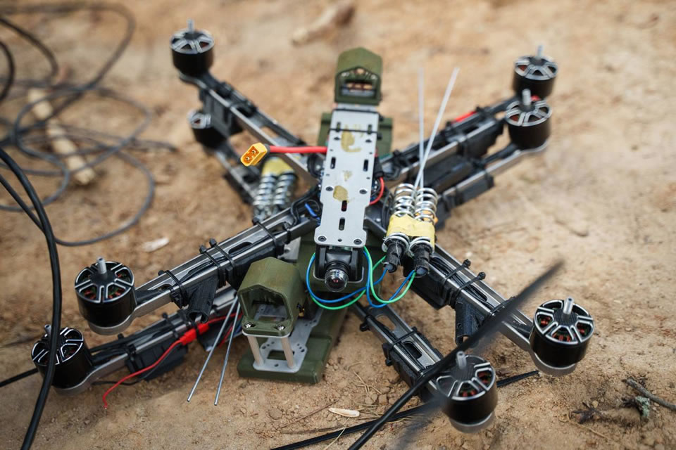 В Україні випробували новий тип ударних FPV-дронів