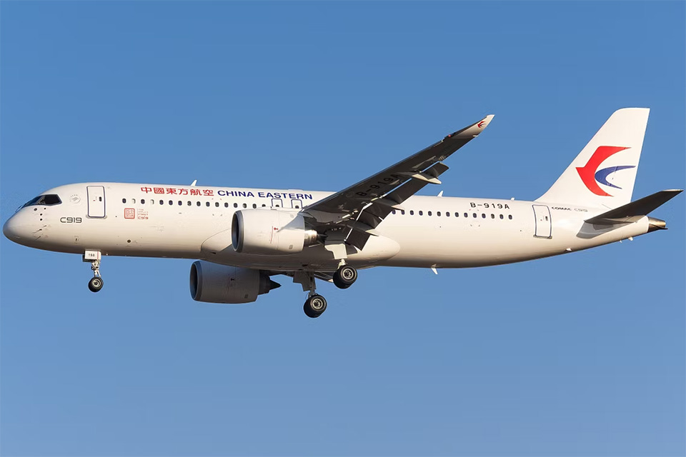 China Eastern виконала перший комерційний рейс на літаку COMAC C919