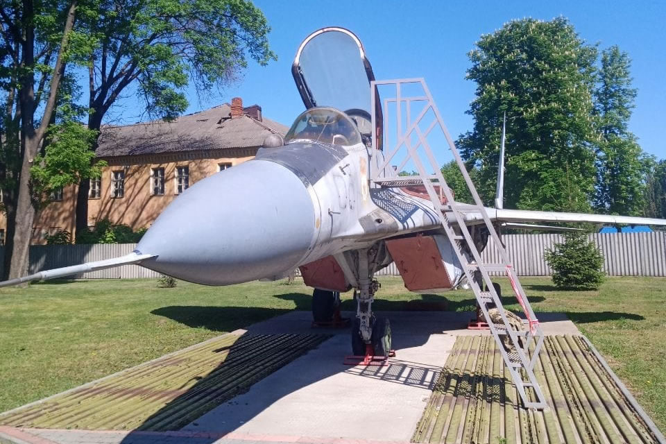 Музей важкої бомбардувальної авіації відкриває літаки та гелікоптери для відвідувачів