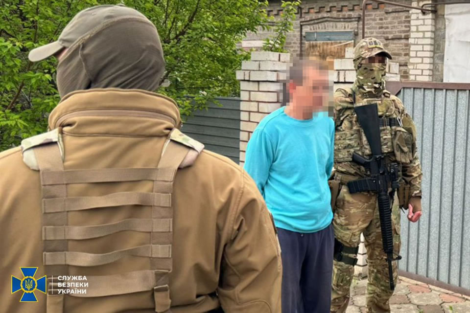СБУ затримала зрадника, який шпигував за військовими аеродромами на Донеччині