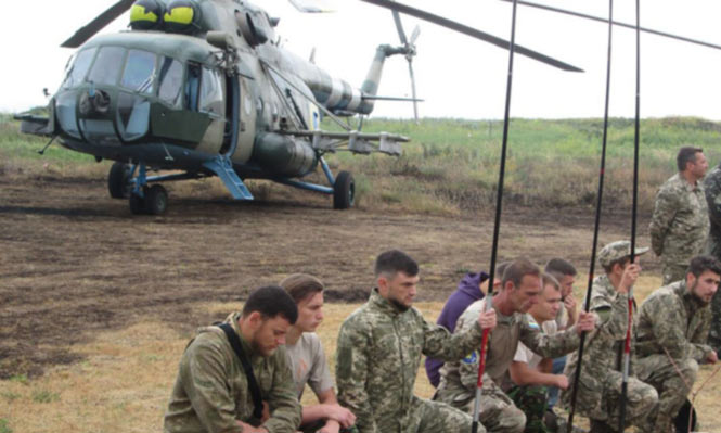 На горе Карачун почтили память погибшего экипажа Ми-8