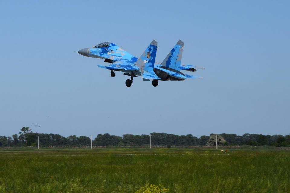 Курсанты осваивают Су-27