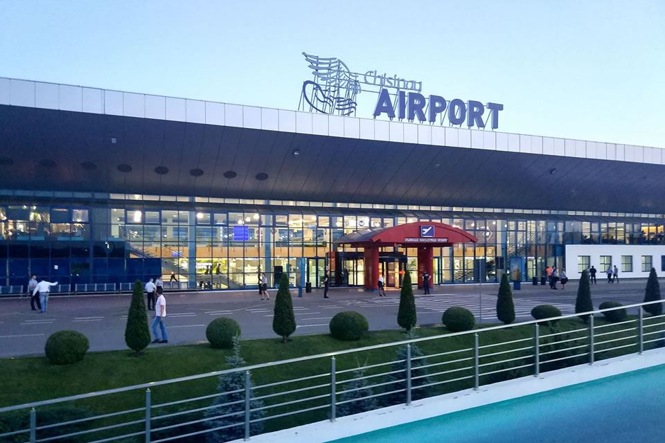 Куди можна полетіти лоукостами з найближчих до України аеропортів