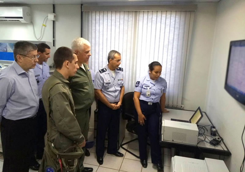 Группа офицеров Воздушных Сил обсуждает сотрудничество в Бразилии