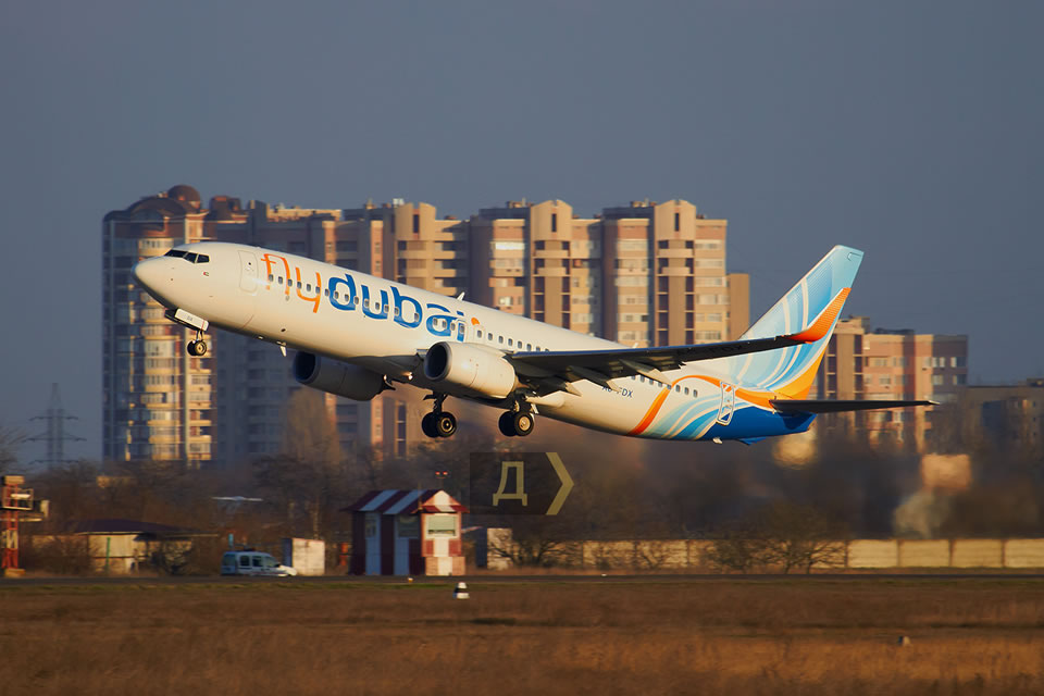 Пилот flydubai забраковал новую рулежку в Одессе