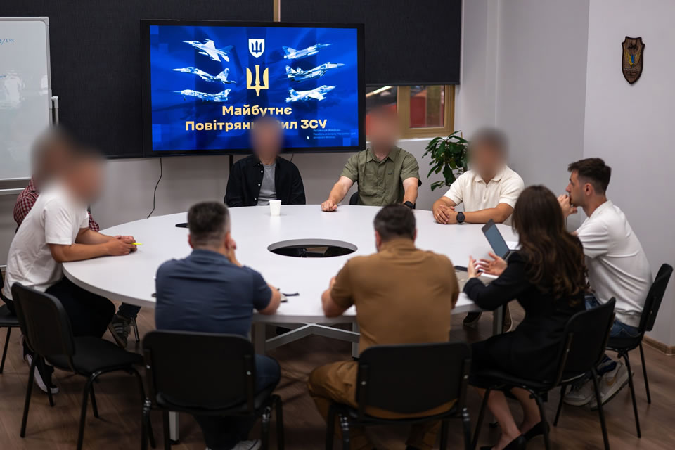 Майбутнє Повітряних сил України обговорили на зустрічі заступника міністра оборони з пілотами