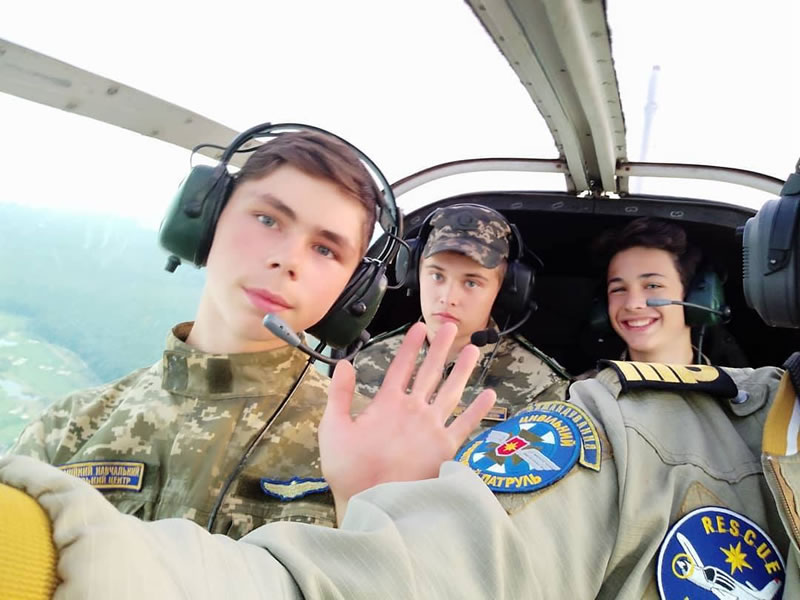 Авиакадеты - в Харькове учат летать подростков