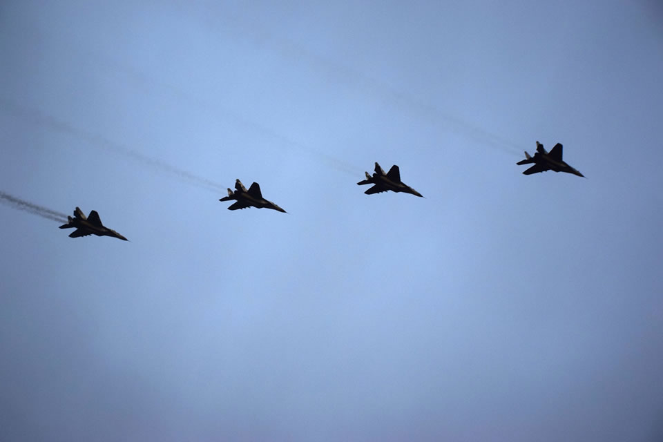 На Прикарпатье эскадрилья истребителей отражала воздушное нападение условного противника