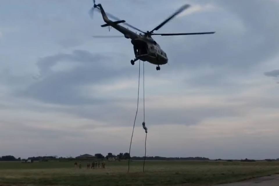 В 114 авиабригаде проведен сбор специалистов-спасателей 