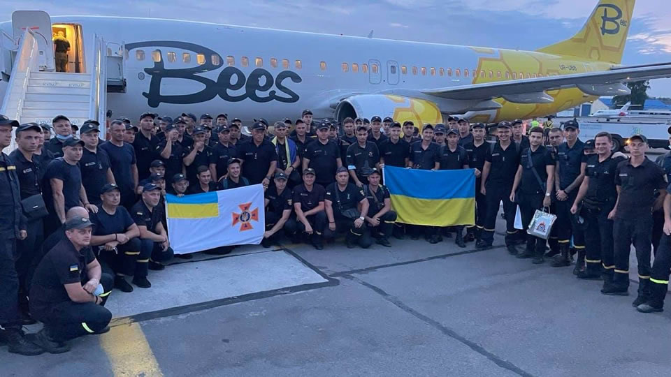 Bees Airline привезла украинских спасателей из Греческой Республики