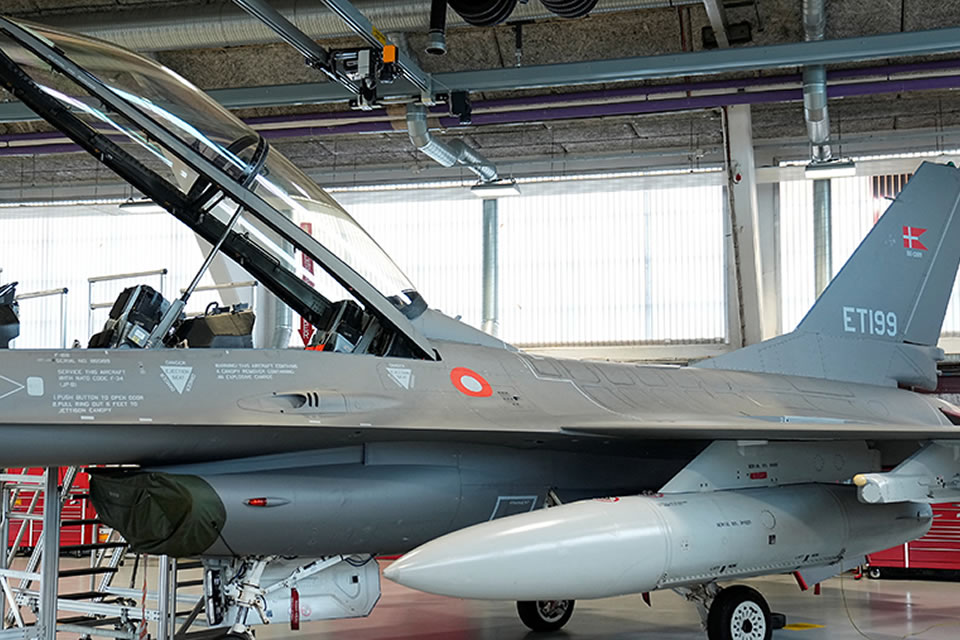 У Даніі проходять навчання експлуатації F-16 70 українців