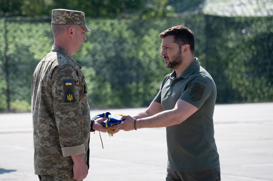 Глава держави присвоїв трьом військовим частинам Повітряних Сил почесні найменування